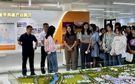 “金鳳展翅”筑夢金平——汕頭市女大學生就業(yè)創(chuàng)業(yè)系列活動賦能青春啟航